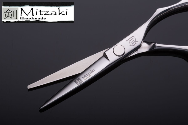 Mitzaki Sobo ( 5.0, 5.5 oder 6.0 ZOLL ) Hohlschliff, Ergoform , Japanstahl, DGT-polish, Handmade , im Original Etui, schont Ihr Handgelenk während Sie arbeiten, sofort lieferbar